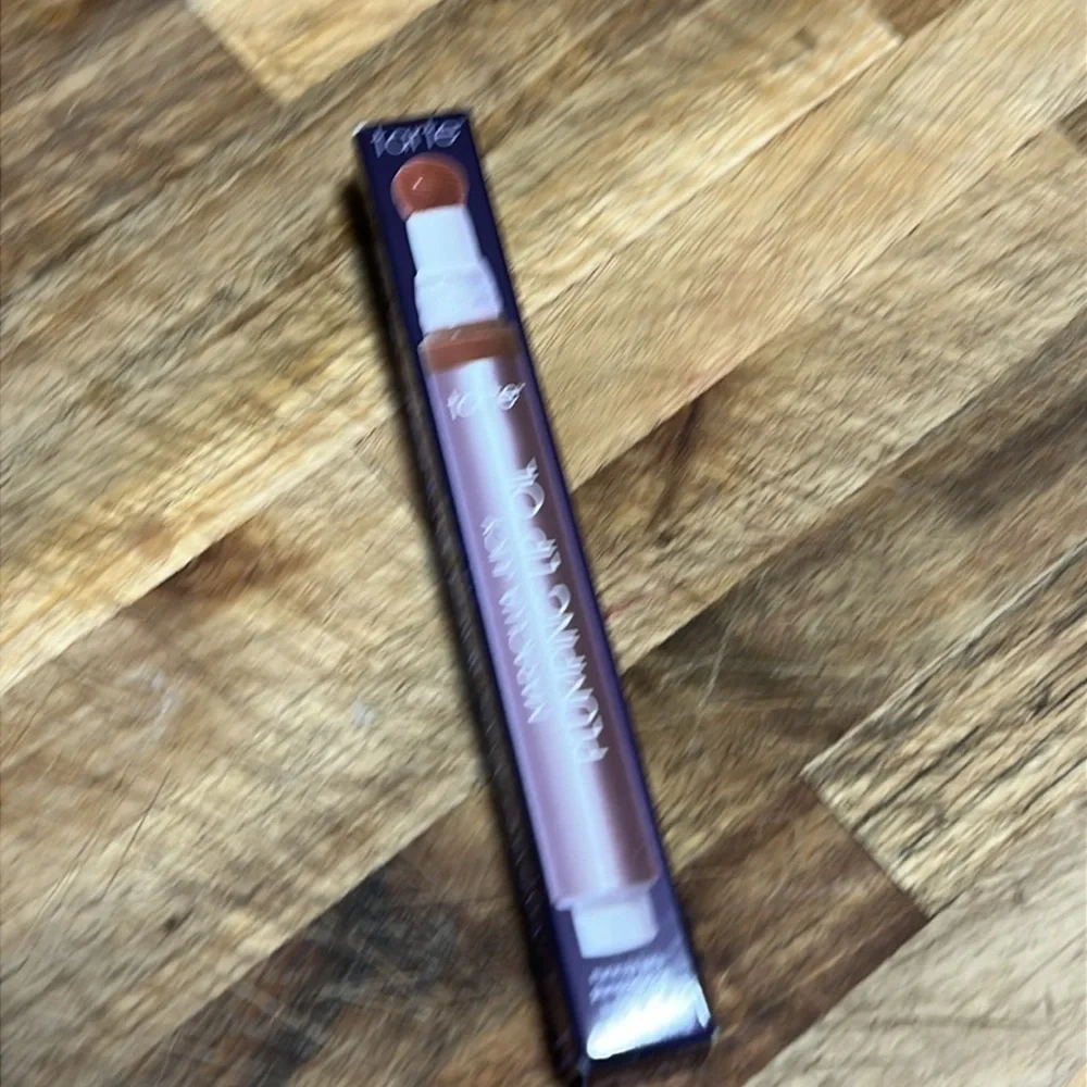 ⚡️💕Tarte Buffed Apricot Plumping Lip Oil